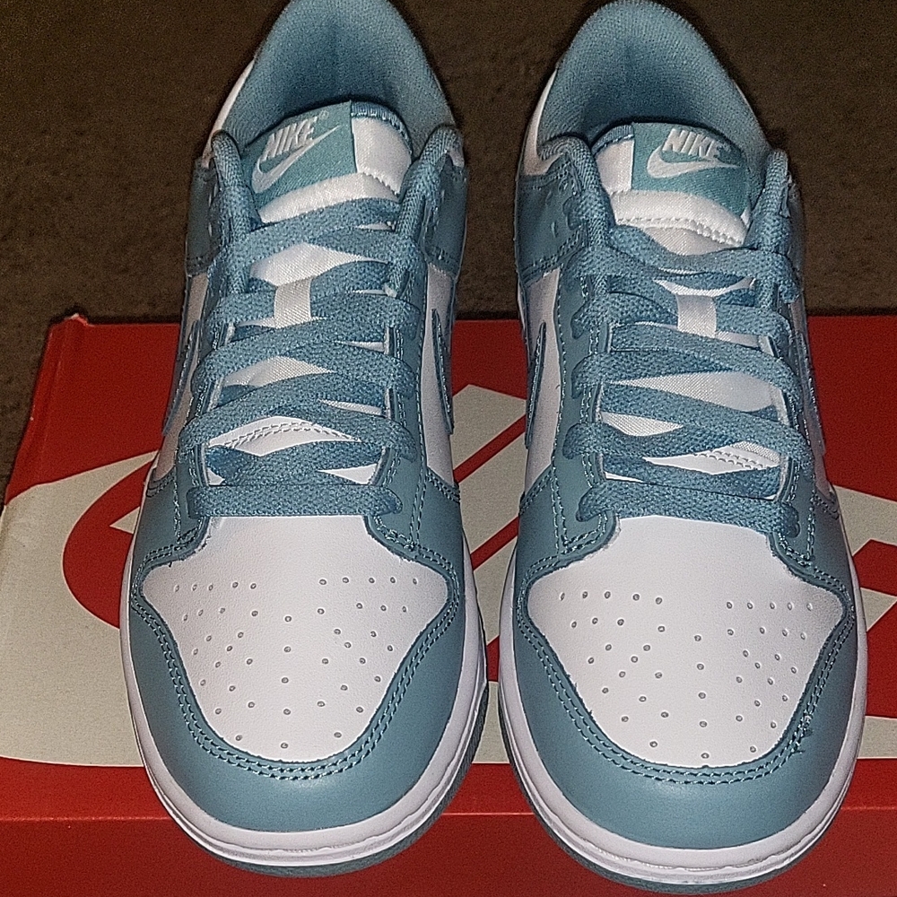 NIKE DUNK LOW RETRO. White/denim Turquoise